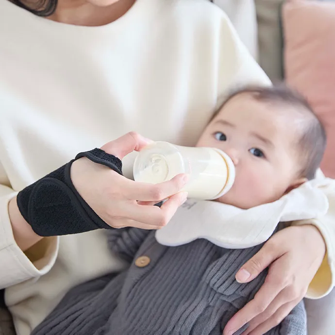 つらい手首のサポートバンド 製品イメージ